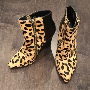 Daaring Leopard Steve Madden Pumps